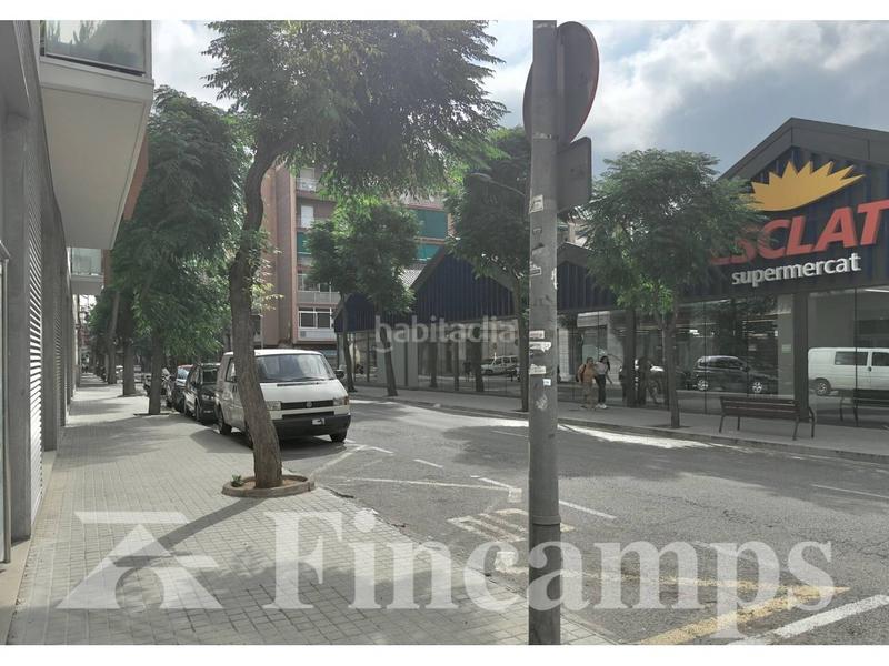 Foto f45b34b0-f475-4dec-8e01-8d3c1efd363c. Location local commercial dans brutau 139-169 dans Eixample Sabadell