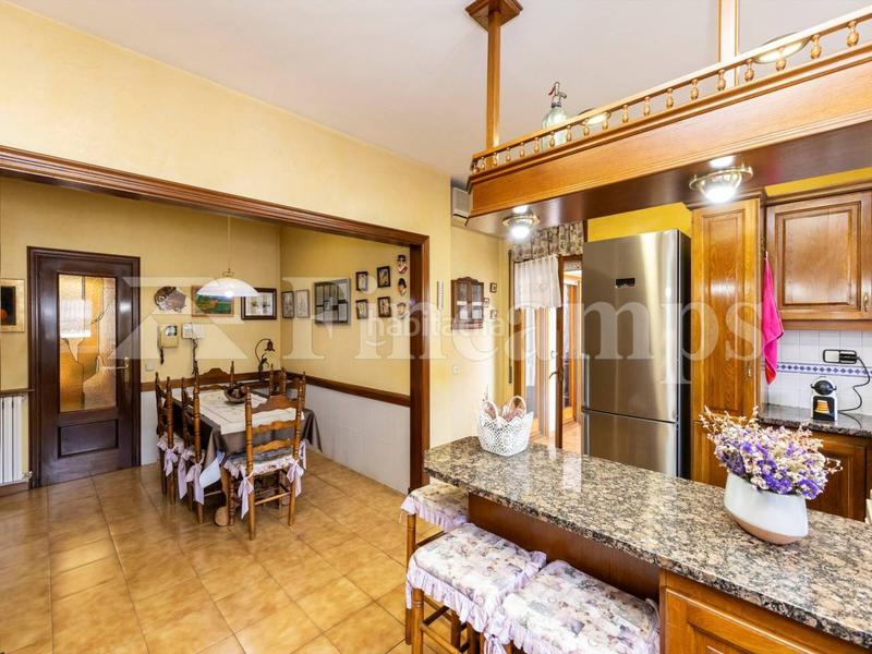 Foto 22064fcf-ef51-41e9-89fa-cc4e49c16411. Casa propiedad señorial con facha modernista en Centre Sabadell