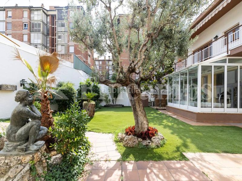 Foto 26432068-17a2-4824-8c27-b780590769d5. Casa propiedad señorial con facha modernista en Centre Sabadell