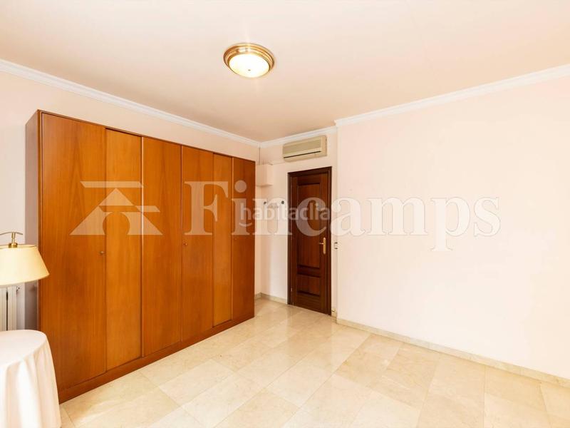 Foto 39a374a7-aa25-4df9-bc87-3e082d9b415e. Casa propiedad señorial con facha modernista en Centre Sabadell