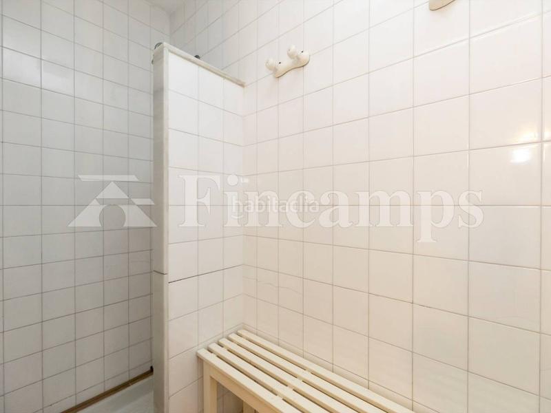 Foto 48547a1f-d6e7-4f4a-ad05-7302047e48e7. Casa propiedad señorial con facha modernista en Centre Sabadell