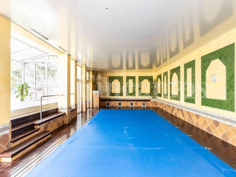 Foto 49e2003d-faf1-4cf1-8b29-f23035174eb6. Casa propiedad señorial con facha modernista en Centre Sabadell