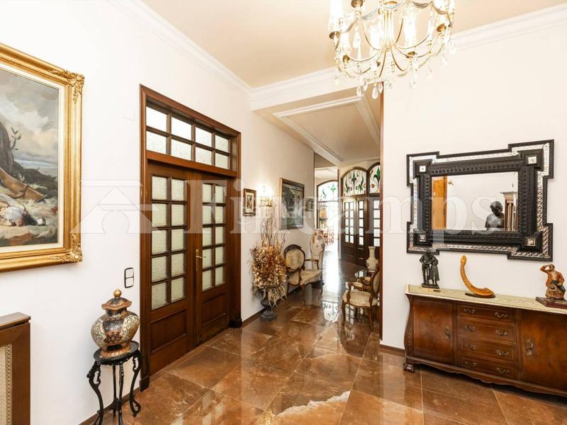 Foto 57ea1e73-6ff9-40f2-a9d6-00de67e89742. Casa propiedad señorial con facha modernista en Centre Sabadell