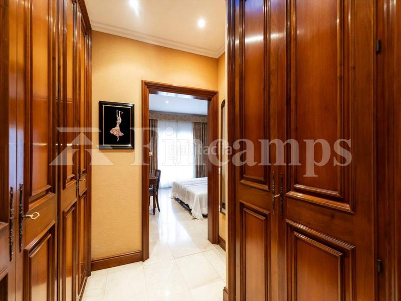 Foto 8a337bb4-c51d-4144-9d5d-9f1011df5bc6. Casa propiedad señorial con facha modernista en Centre Sabadell