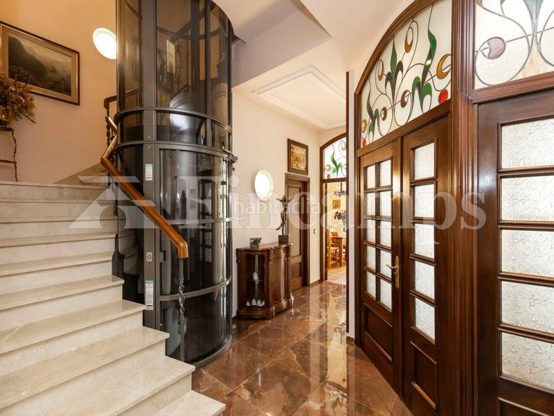 Foto 8ce60b86-3f46-44ef-8954-d107bfa871d6. Casa propiedad señorial con facha modernista en Centre Sabadell