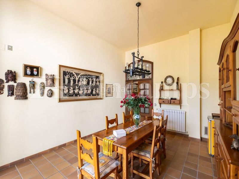 Foto 95a4d625-80fe-4918-87d1-63e8e6a69d26. Casa propiedad señorial con facha modernista en Centre Sabadell