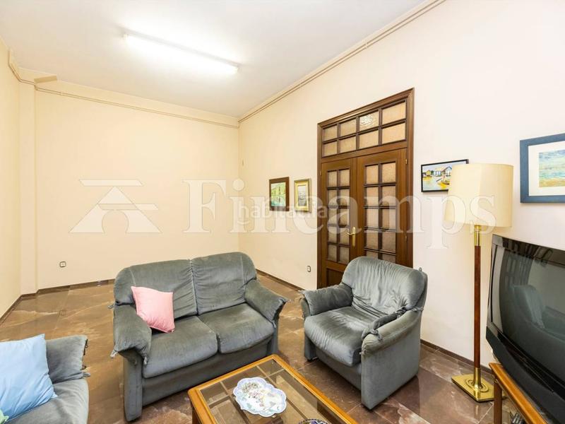 Foto 9c20bae4-11f5-4c2b-ae8d-f8ec2e84fa26. Casa propiedad señorial con facha modernista en Centre Sabadell