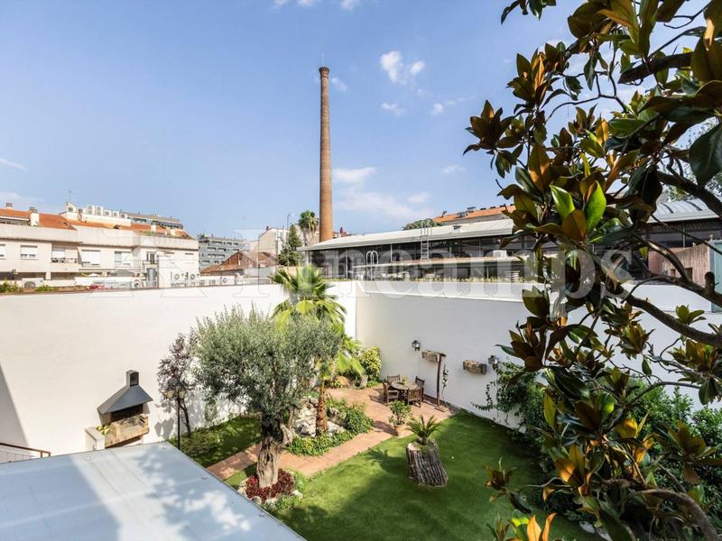 Foto a39f0963-cd2e-4d2e-9d3c-7e98abe93ebb. Casa propiedad señorial con facha modernista en Centre Sabadell