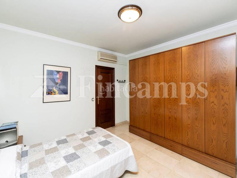 Foto b78d1415-db32-4e4e-85f5-85749cf79b5b. Casa propiedad señorial con facha modernista en Centre Sabadell