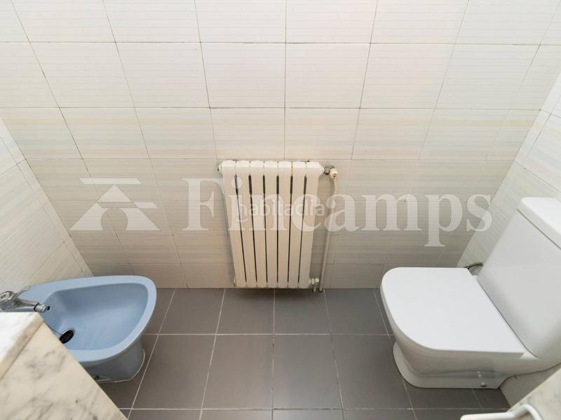 Foto baa81b33-f9b8-4330-8e15-56a502cbd1a1. Casa propiedad señorial con facha modernista en Centre Sabadell