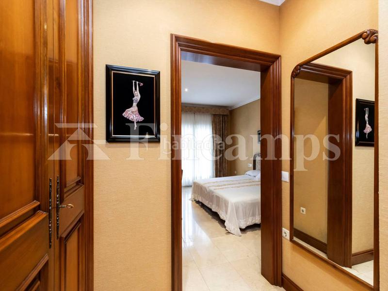 Foto d2cf9ae5-6b01-4526-a751-7439996c7ea8. Casa propiedad señorial con facha modernista en Centre Sabadell