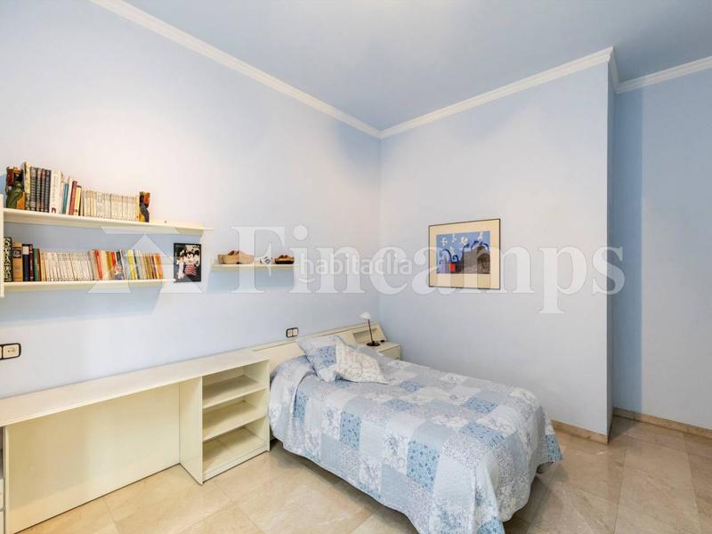 Foto f59e3413-202a-4f56-9262-3ed9b8631a1f. Casa propiedad señorial con facha modernista en Centre Sabadell