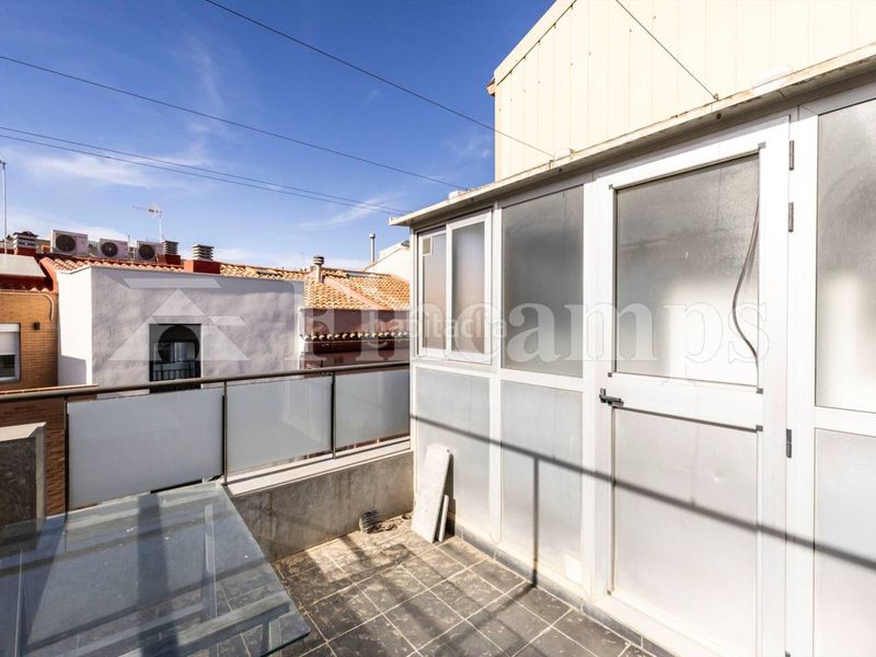 Foto b7607525-3482-4f25-ac34-9784c9eb0549. Casa amb calefacció aparcament a Centre Sabadell