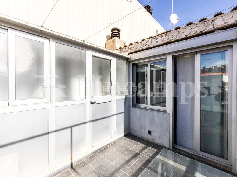 Foto e31ea767-5b1b-4b59-87e4-aed7d50c0493. Casa amb calefacció aparcament a Centre Sabadell