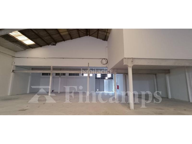 Foto 2f84cbfa-e2ac-40eb-9e2f-4bcc7178a02e. Rent industrial building in Parc Central Barberà del Vallès