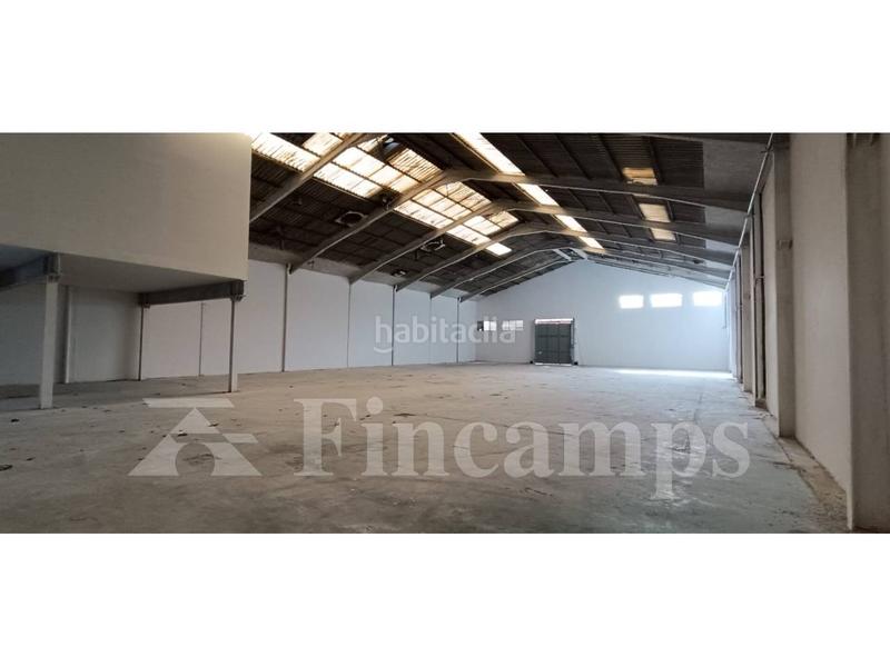 Foto 5854a956-56a8-490c-a092-8b43f054ed53. Rent industrial building in Parc Central Barberà del Vallès