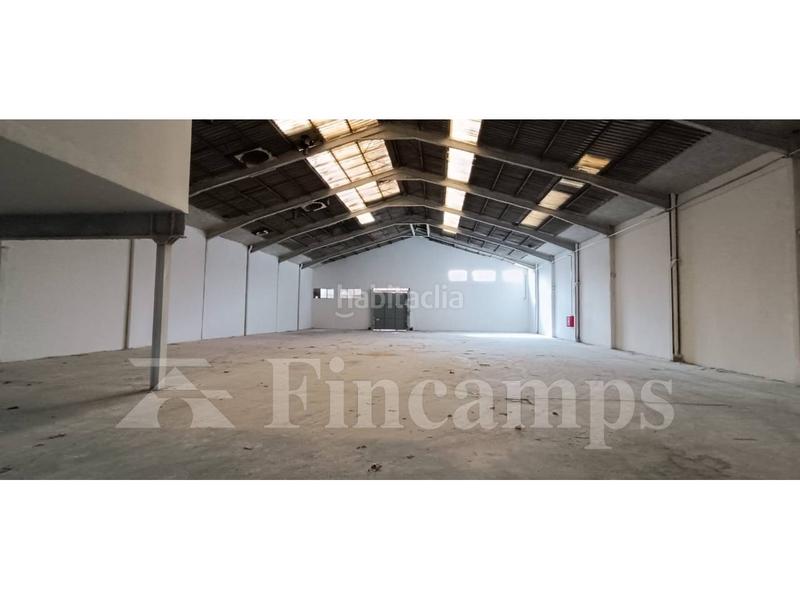 Foto 64214095-cbc1-4a09-95a9-896eed348761. Rent industrial building in Parc Central Barberà del Vallès