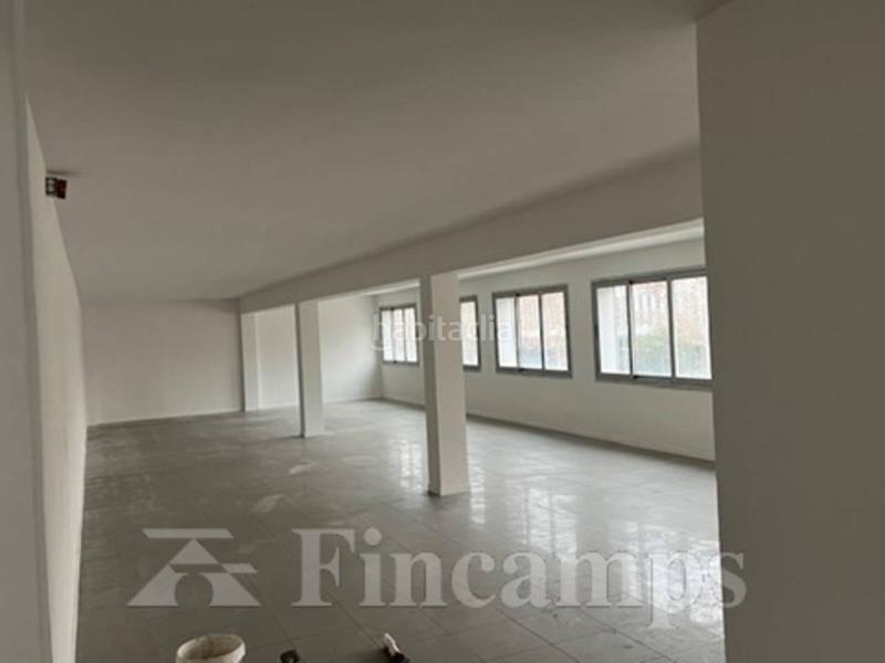 Foto ea6c6977-5492-4240-ba64-56fc280dcbba. Rent industrial building in Parc Central Barberà del Vallès