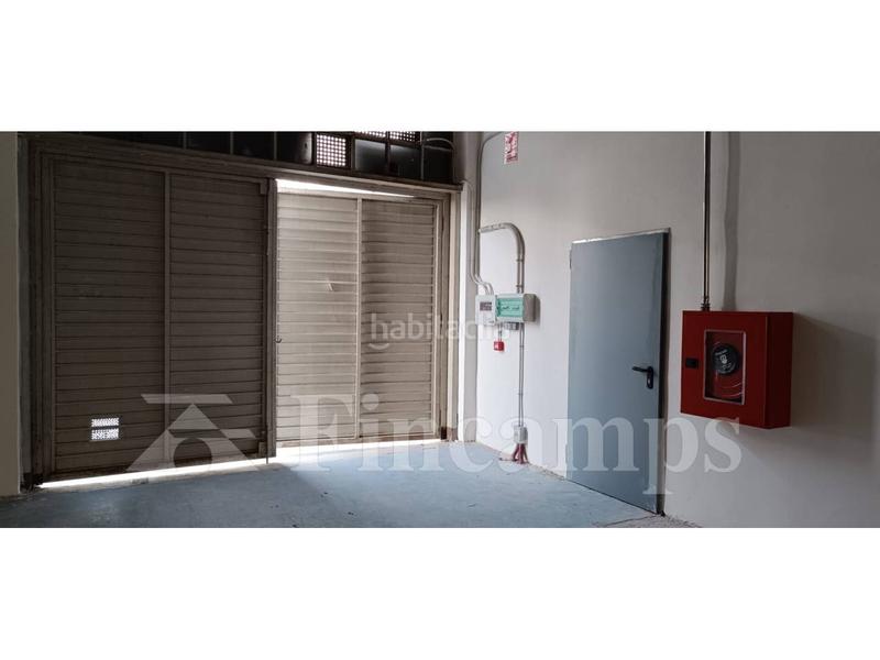Foto eec5f1aa-d0bc-4486-814b-898ef6819101. Rent industrial building in Parc Central Barberà del Vallès