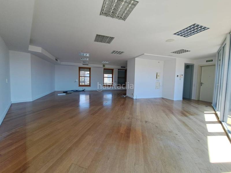 Foto 623087ce-c969-4ac7-bfd6-f50751eafd34. Location bureau dans Centre Sabadell