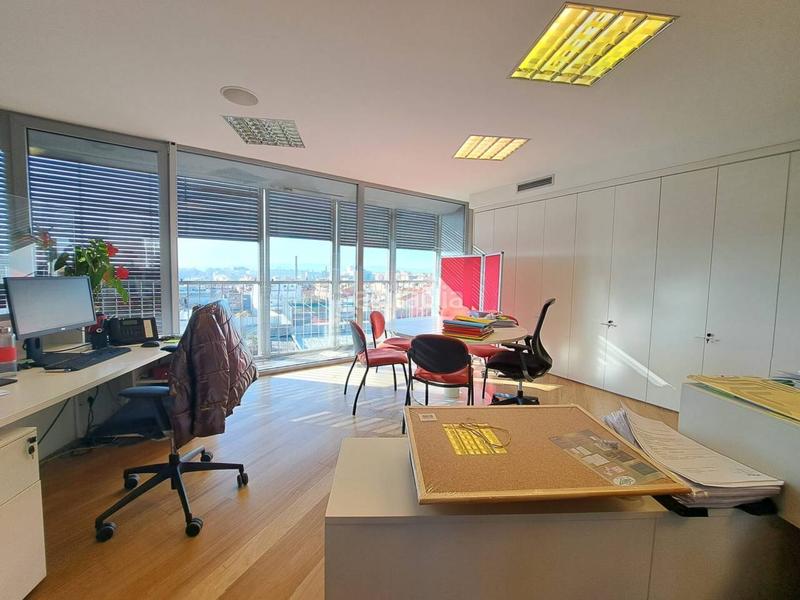 Foto 88734418-f4f5-448b-935a-b3585f6ddb0b. Rent office space in Centre Sabadell