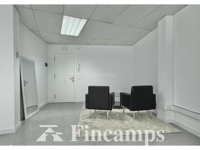 Foto 20a0307a-f400-43da-bb3e-74840de210ce. Alquiler oficina  recién remodelada en alquiler en Sabadell