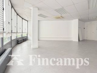 Location Bureau à Calle les valls 10. Oficina recién remodelada en alquiler