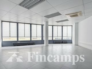 Location Bureau à Calle les valls 10. Oficina recién remodelada en alquiler