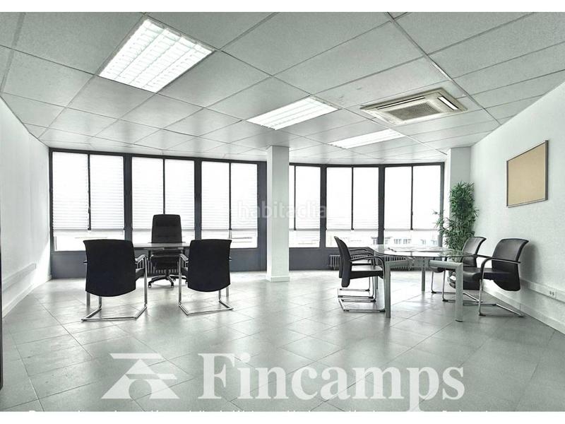 Foto d1e82c2f-5a63-4c67-8e6b-5dfbc4c1cfc9. Rent office space with heating in Centre Sabadell