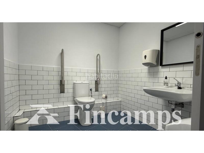 Foto d3aa6ff5-3cb3-4a1a-b23a-f06e71bae96a. Rent office space with heating in Centre Sabadell