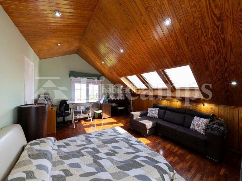 Foto 03a8e451-6a6e-4cc6-9e1b-5c55e024bc17. Casa amb aparcament piscina a Castellarnau Sabadell