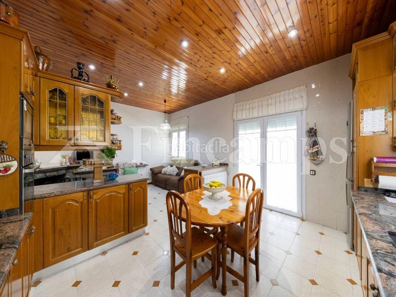 Foto 1ecee50e-fffe-4cee-85fe-b390d7348c40. Casa amb aparcament piscina a Castellarnau Sabadell