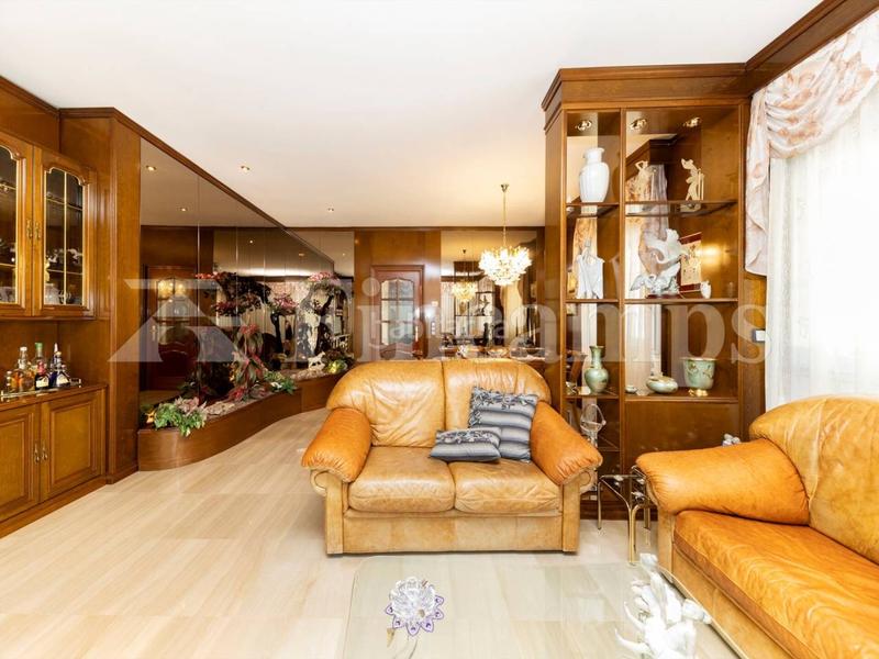 Foto 202e6cb2-3ff7-4fa7-9456-7bbdd2332408. Casa amb aparcament piscina a Castellarnau Sabadell