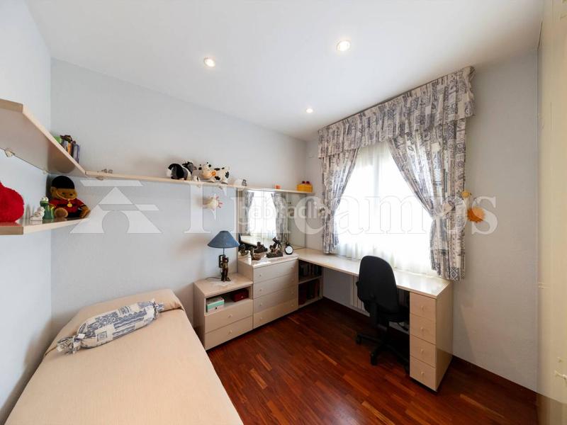 Foto 2ea4045d-d6fc-4066-b715-30059763800c. Casa amb aparcament piscina a Castellarnau Sabadell