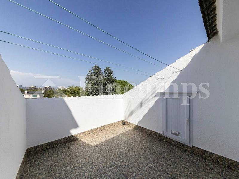 Foto 375ea3a1-ccc2-421c-9753-c94aac46eba6. Casa amb aparcament piscina a Castellarnau Sabadell