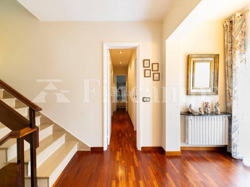 Foto 44127ae3-8caf-42c5-97c4-6499a7aff60d. Casa amb aparcament piscina a Castellarnau Sabadell