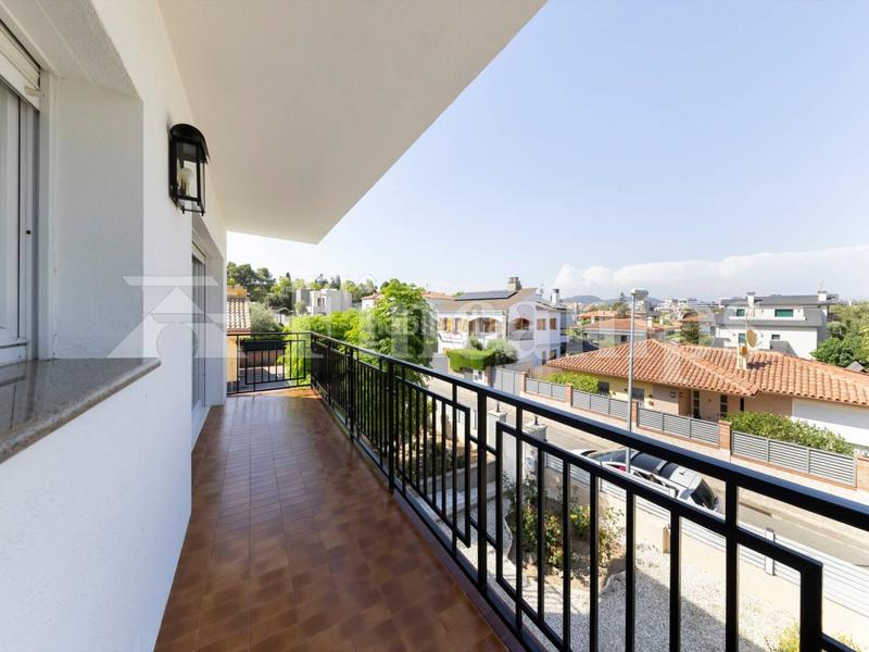 Foto 46c580c3-e398-4520-8072-4f1542c17916. Casa amb aparcament piscina a Castellarnau Sabadell