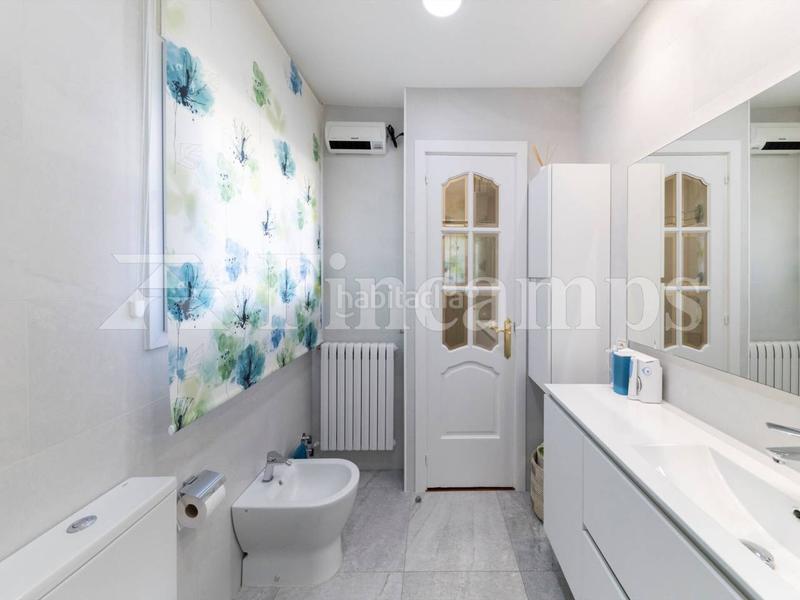 Foto 6674ee97-8e0c-4fcf-b544-12e9ee60eb65. Casa amb aparcament piscina a Castellarnau Sabadell