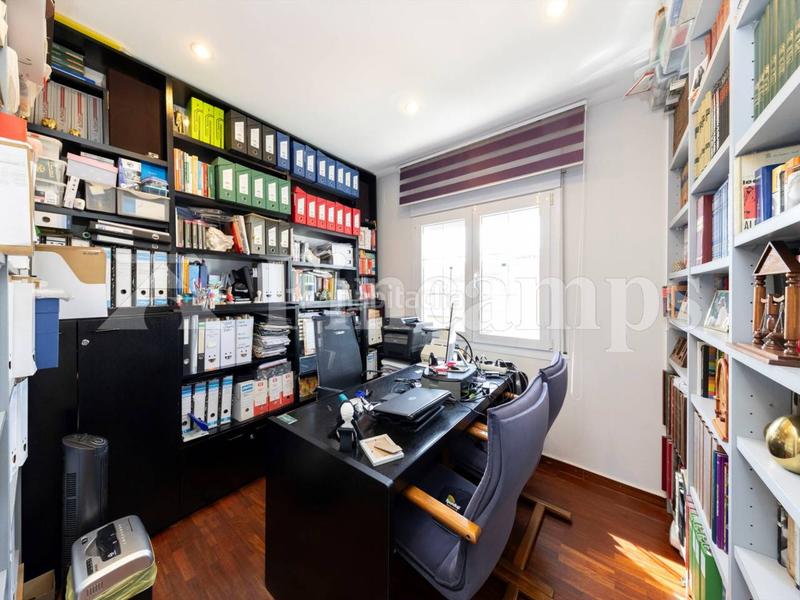 Foto 68b9145b-5c4a-40a2-a28b-30c2e92db391. Casa amb aparcament piscina a Castellarnau Sabadell