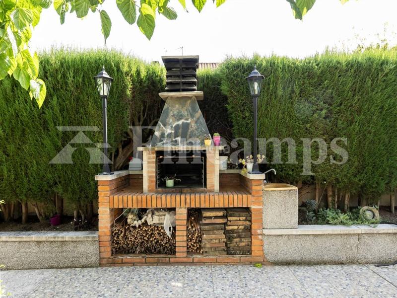 Foto 7f3e7a1d-11f4-46df-a7fa-ee80b4f3b468. Casa amb aparcament piscina a Castellarnau Sabadell