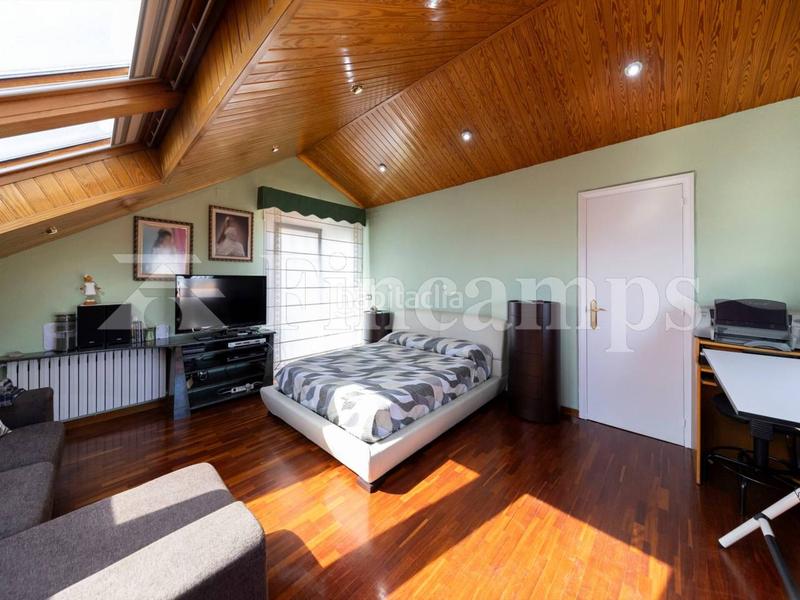 Foto 8128f975-0e07-4c32-b36f-4b4e0639813b. Casa amb aparcament piscina a Castellarnau Sabadell