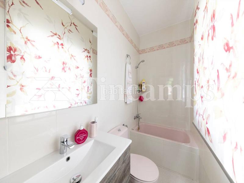 Foto 8dc2df9b-5a60-4703-838d-bb6894ee209f. Casa amb aparcament piscina a Castellarnau Sabadell