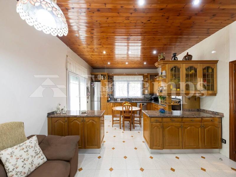 Foto 9dcf5fee-4137-4f91-9452-29c48425db82. Casa amb aparcament piscina a Castellarnau Sabadell