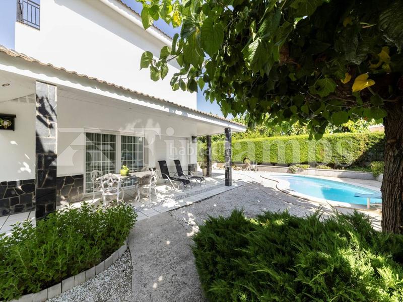 Foto c2b550df-148b-44b4-af79-5710445ba2de. Casa amb aparcament piscina a Castellarnau Sabadell