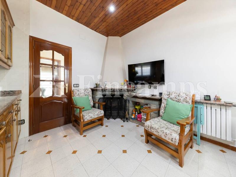 Foto c36126d2-a52c-4a24-9d73-bc68f7f5e57c. Casa amb aparcament piscina a Castellarnau Sabadell