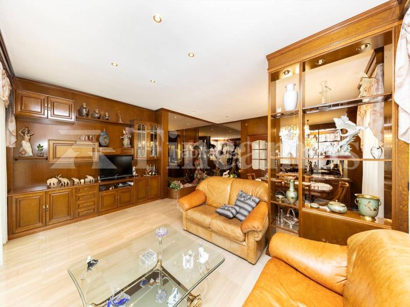 Foto d136a96a-9f32-4471-aa5e-d03843b923cf. Casa amb aparcament piscina a Castellarnau Sabadell