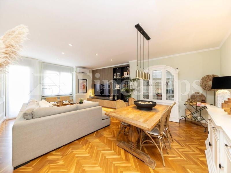 Foto 52188bcd-fd89-4371-9781-db6c786f88ac. Attico con riscaldamento parcheggio in Centre Sabadell