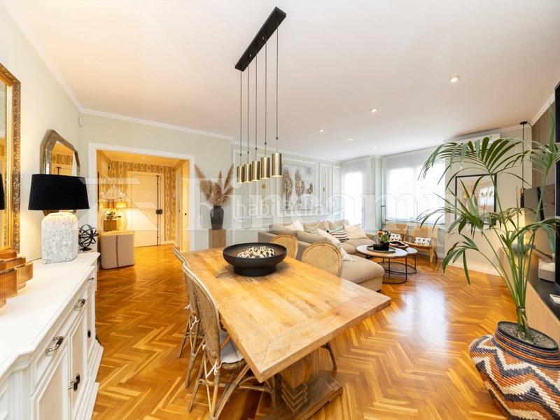 Foto 91951bdc-fef6-433e-811e-f5285f6fc7f1. Attico con riscaldamento parcheggio in Centre Sabadell