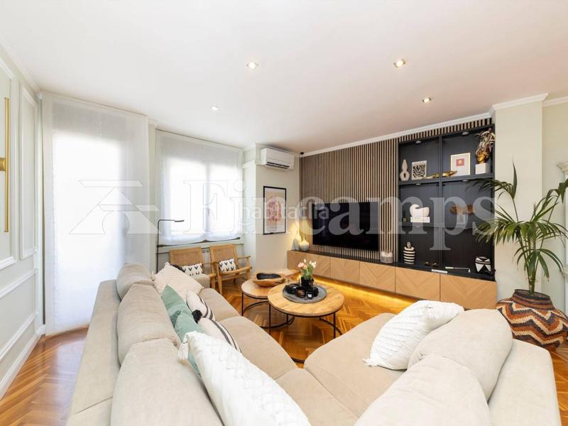 Foto a48458d9-a914-4169-940e-92dda71451d8. Attico con riscaldamento parcheggio in Centre Sabadell