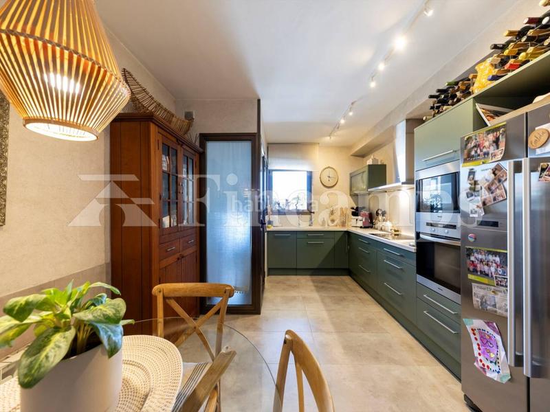 Foto a585dd39-d004-48bb-a137-58690dcbbd03. Attico con riscaldamento parcheggio in Centre Sabadell